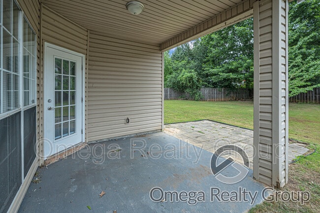 Building Photo - 2130 Forest Lakes Ln