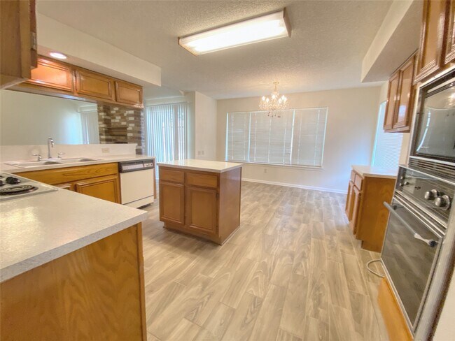 Building Photo - 14818 Chetland Pl Dr