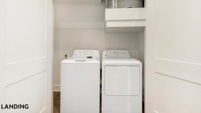 Building Photo - 108 N US Hwy 377