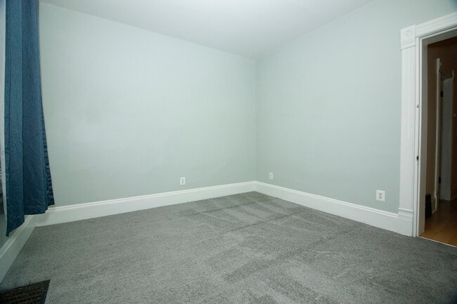 Bedroom 1 - 517 E Burleigh St