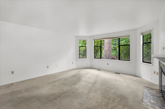 Building Photo - 3Bd/2Ba Issaquah Condo