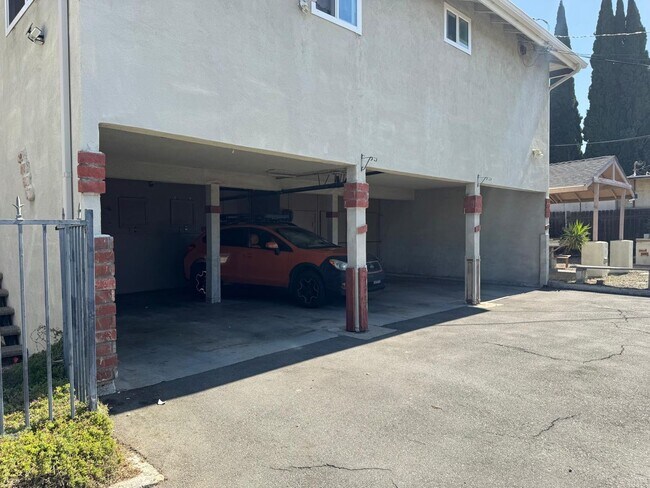 Building Photo - 5361 W Maitland St