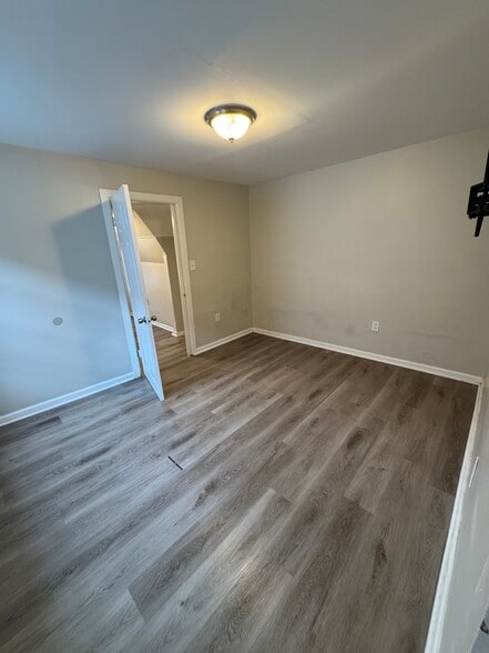 Building Photo - 222 S 10th St