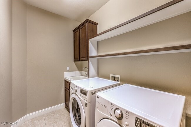 Building Photo - 11072 Pentland Downs St