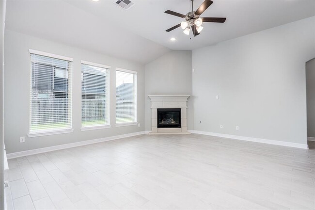 Building Photo - 204 Upland Dr