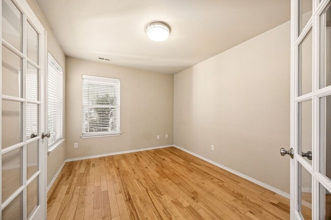 Building Photo - 3 Bedroom 2.5 bath Foxglove Meadows Home $3495.00