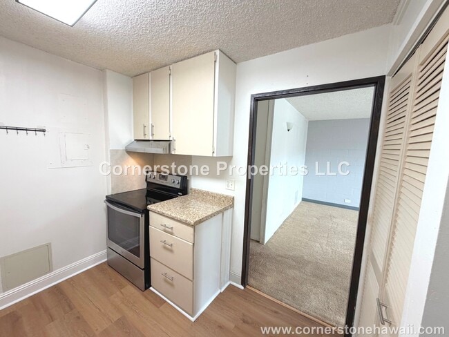 Building Photo - 98-1030-1030 Moanalua Rd