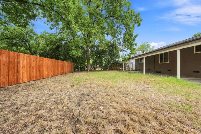 Building Photo - 3/1 Charmer in the Garden Tract - Dog Friendly