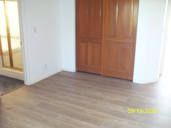 Building Photo - 7339 W 91st St