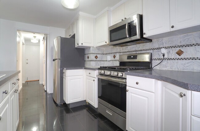 Building Photo - 509 7th St