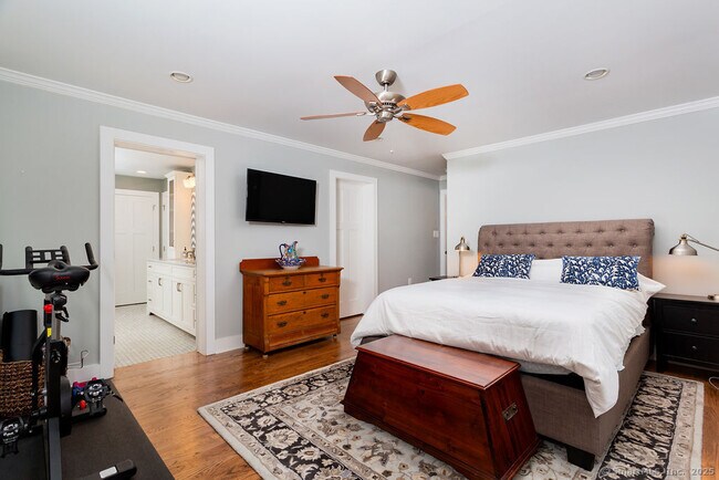 Building Photo - 9 Center Rd