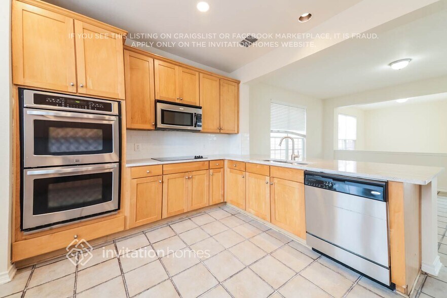 Building Photo - 6928 Wind Row Dr