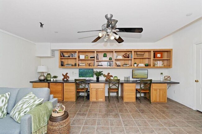 Building Photo - 3 Bedroom + Bonus Room End Unit Townhome