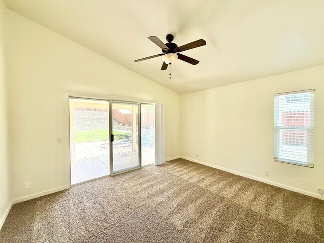 Building Photo - Cul-de-Sac 3 Bedroom 2 Bathroom Home with SOLAR, 3-Car Garage & LARGE Backyard