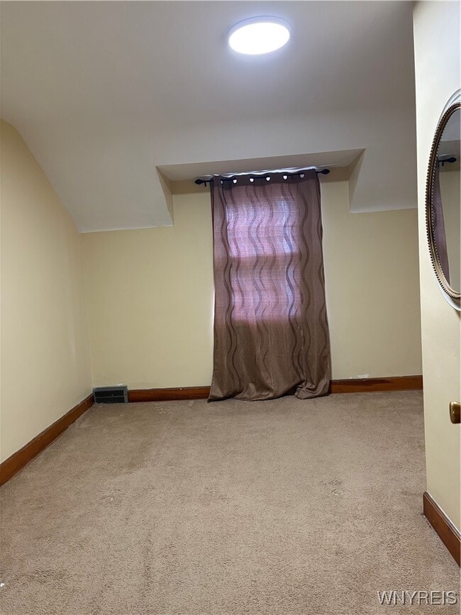 Building Photo - 624 16th St