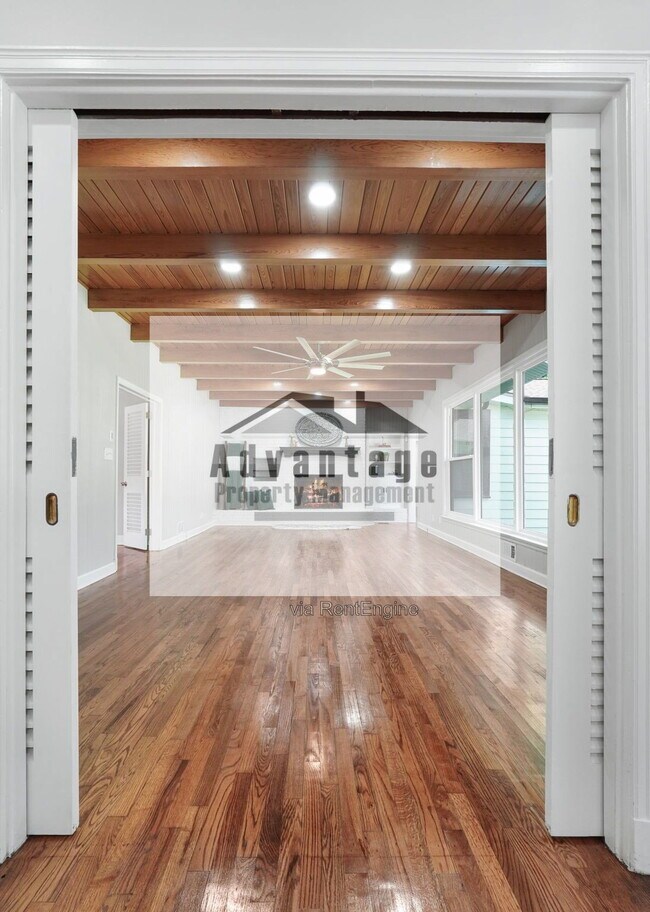 Building Photo - 1099 Pine Valley Rd