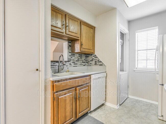 Building Photo - 14443 N Pennsylvania Ave