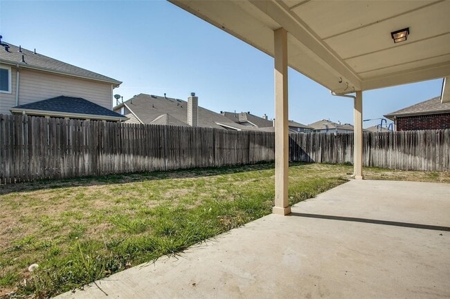 Building Photo - 1420 Canary Dr