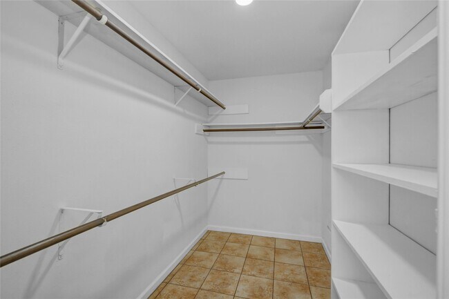 Building Photo - 16739 Selder Dr