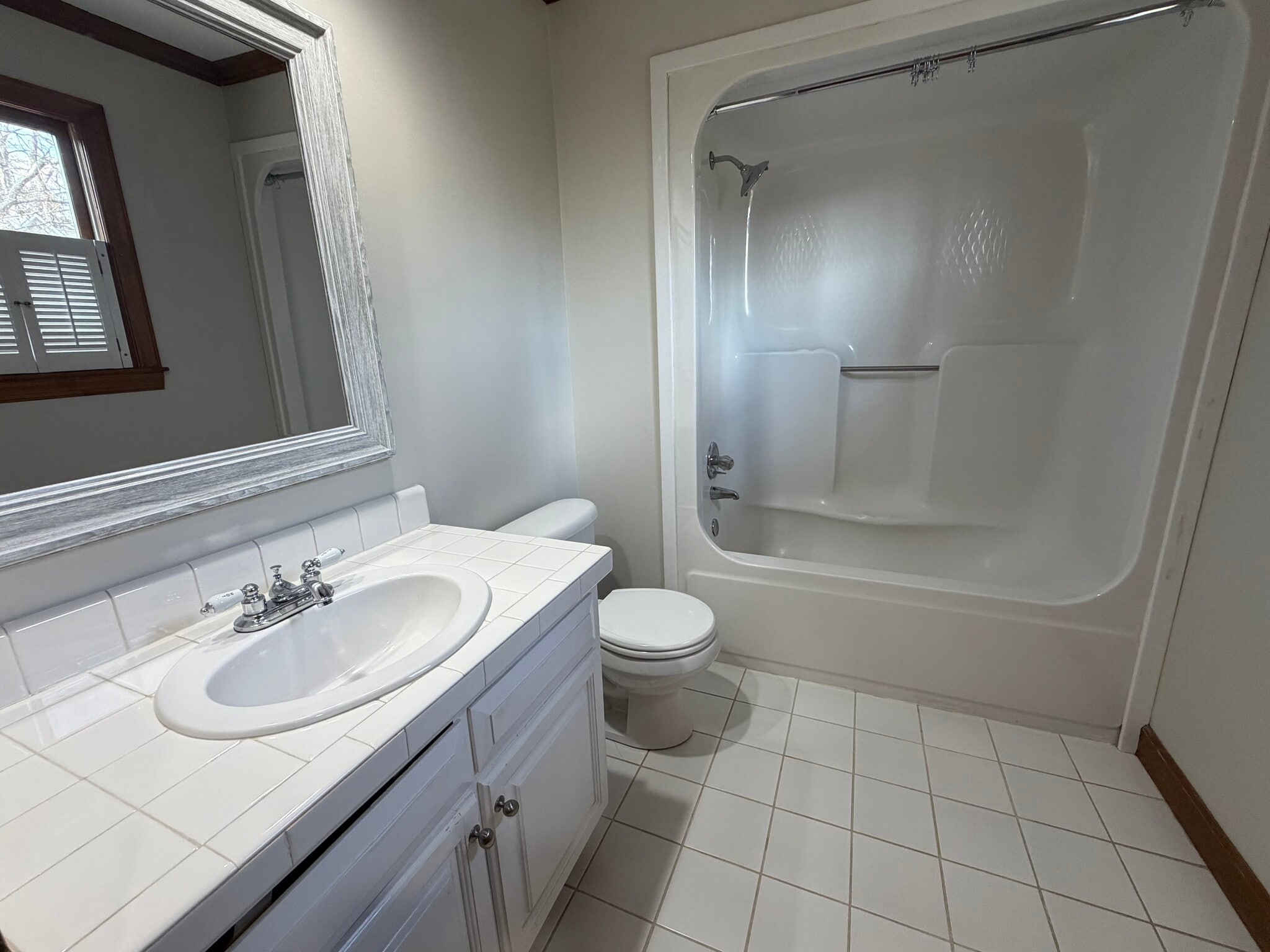 Building Photo - 3901 Buncombe Dr