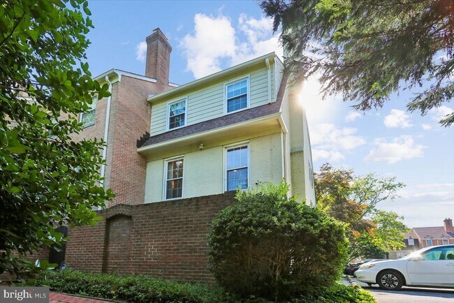Building Photo - 10931 Wickshire Way