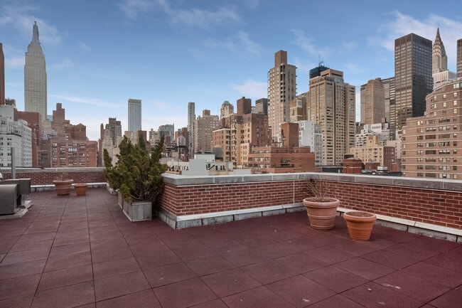 Building Photo - 240 E 35th St