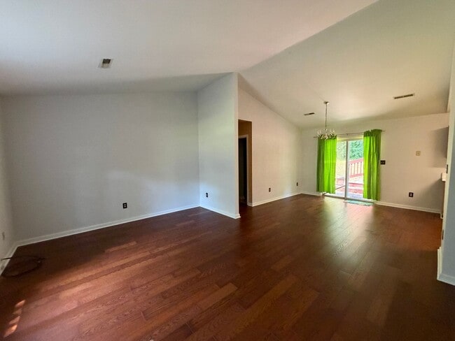 Building Photo - 137 Snapdragon Rd