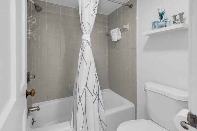 Building Photo - 2001 S Ocean Blvd