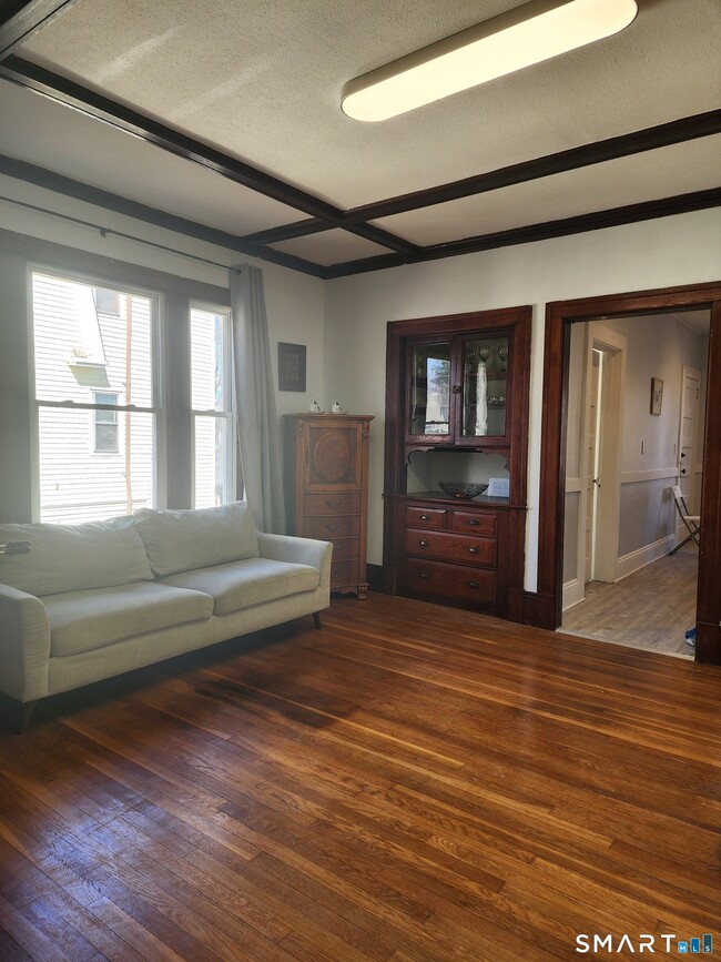 Building Photo - 458 Hillside Ave