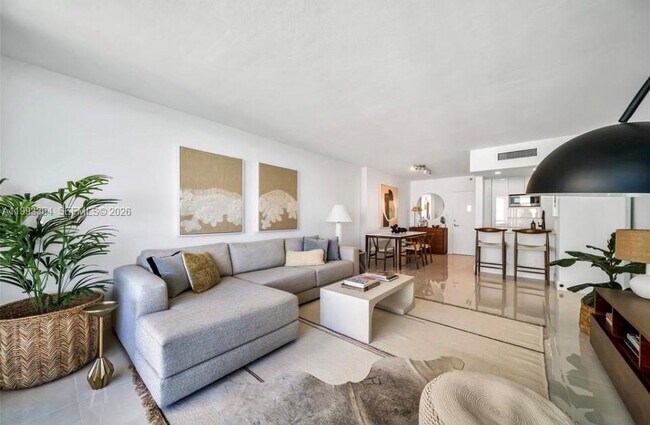 Building Photo - 1000 West Ave