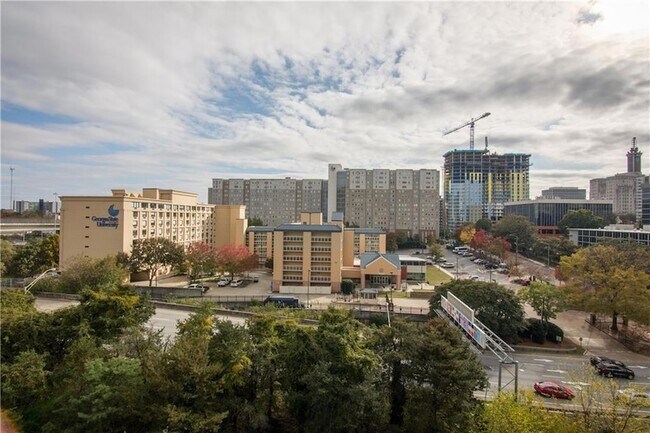 Building Photo - 215 Piedmont Ave NE