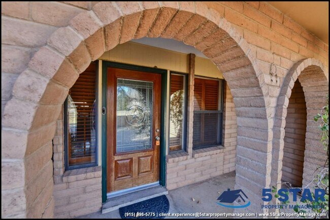 Building Photo - 3 bedroom in El Paso TX 79932