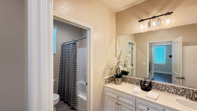 Building Photo - Beautiful Home for rent in Shannon Ranch in Visalia!