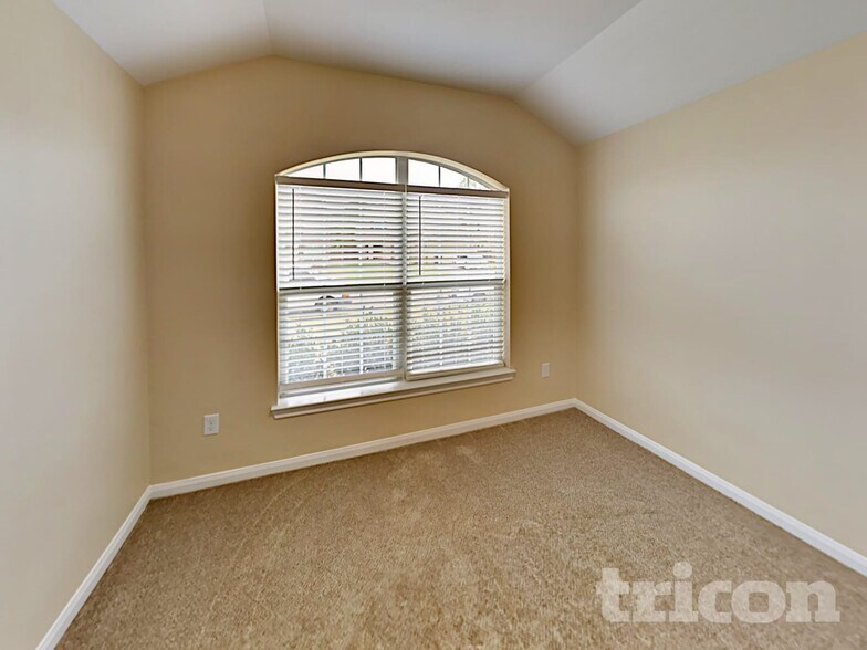 Building Photo - 12022 Green Bluff Ct