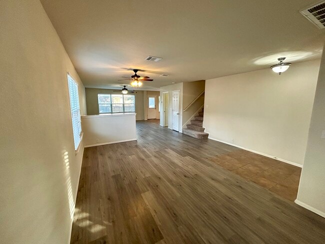 Building Photo - 1305 Sunflower Ln