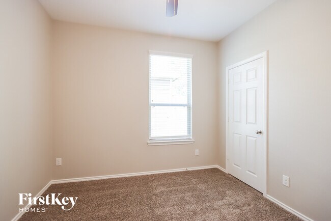 Building Photo - 2092 Lost Timbers Dr