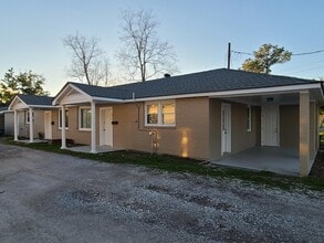 Building Photo - 1912 Ree St