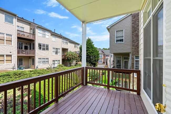 Building Photo - 312 Creekbank Way SE