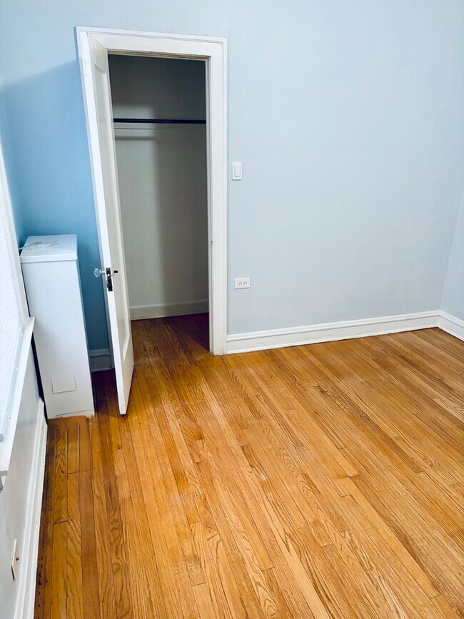 Building Photo - 8223 S May St