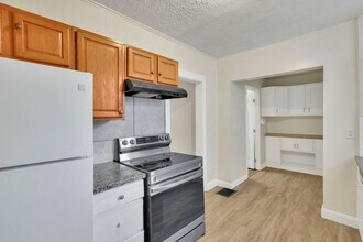 Building Photo - 243 N Wayne Ave