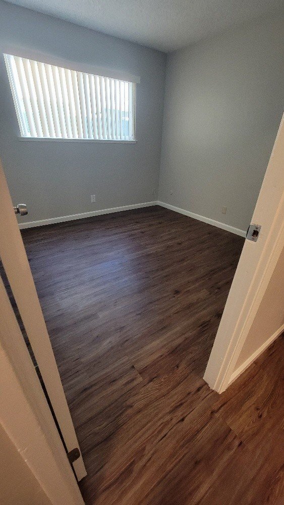 Building Photo - Wonderful and newly updated 3 bedroom 2 ba...