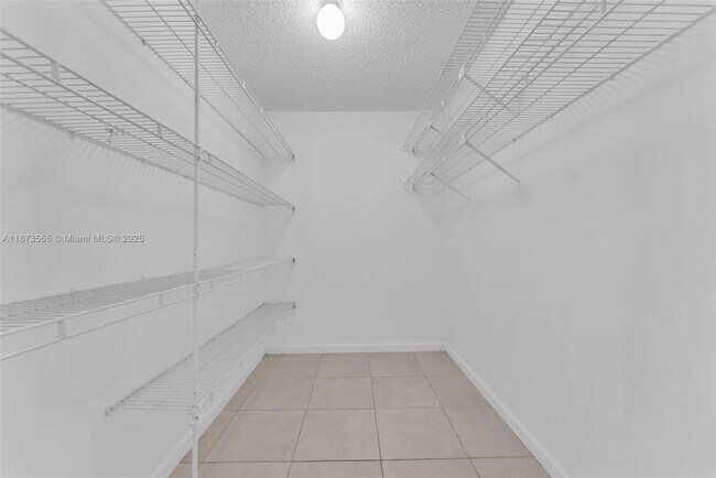 Building Photo - 3100 N Pine Island Rd