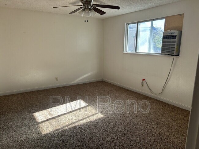 Building Photo - 370 La Rue Ave