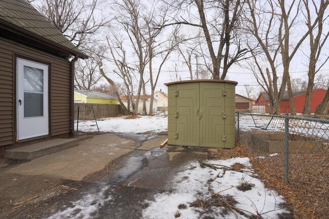 Building Photo - 2028 7th Ave