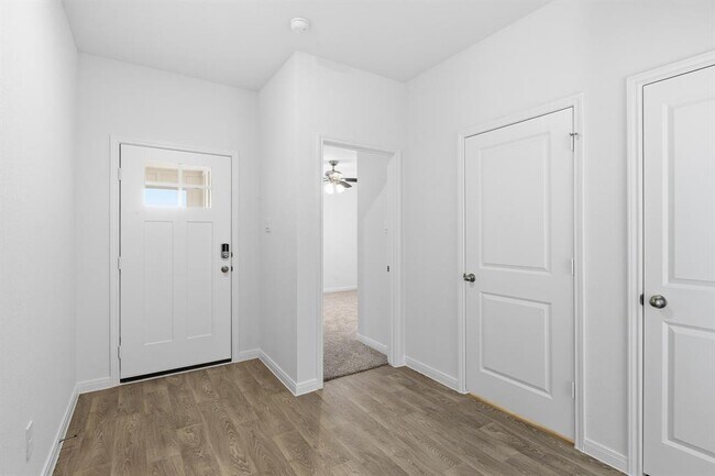 Building Photo - 298 Denali Dr