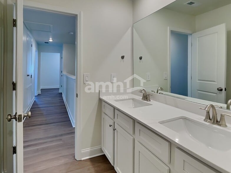 Building Photo - 3555 Shane Hill Rd SW