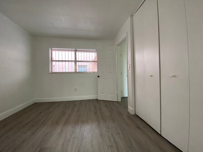 Building Photo - 19851 SW 114th Ave