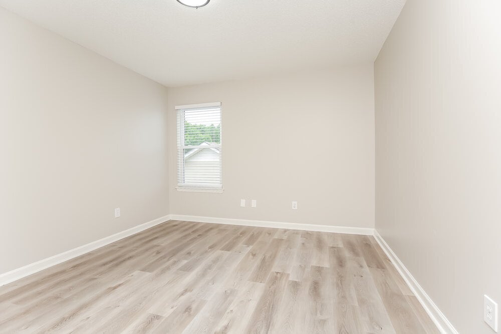 Building Photo - 6628 Shadyview Dr