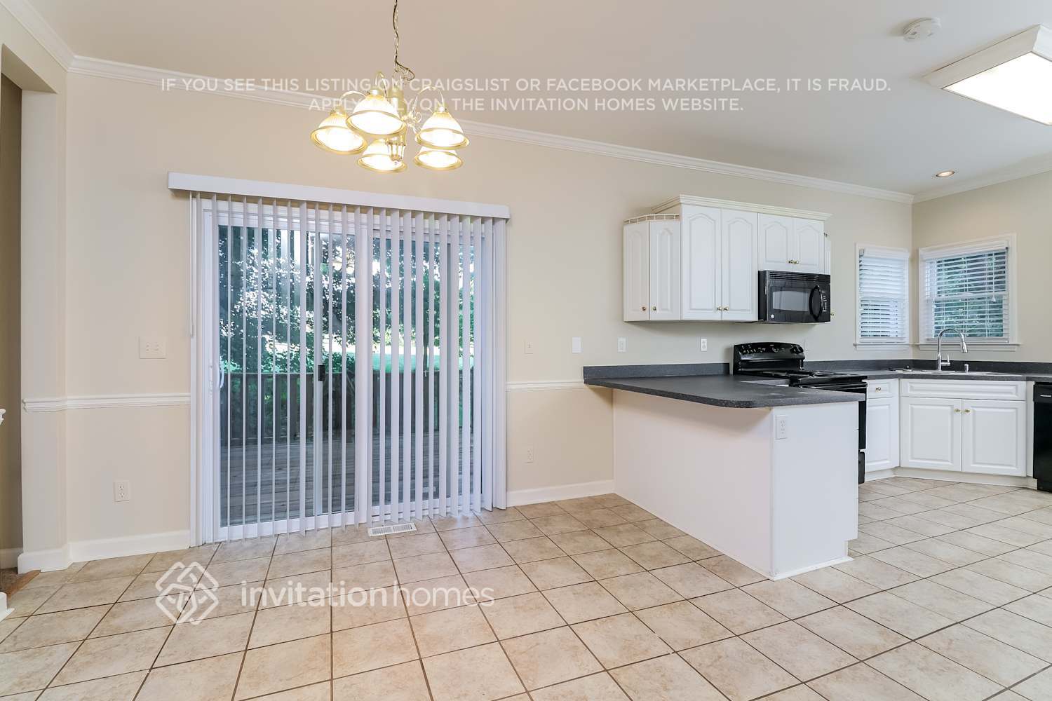 Building Photo - 3700 Turret Ct NE