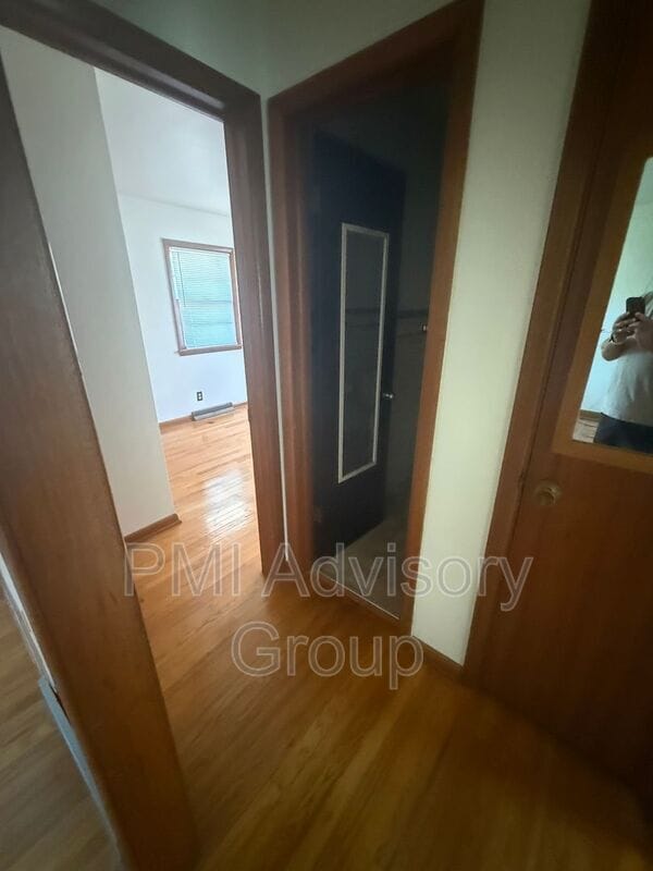 Building Photo - 1327 NE Winfield Ave